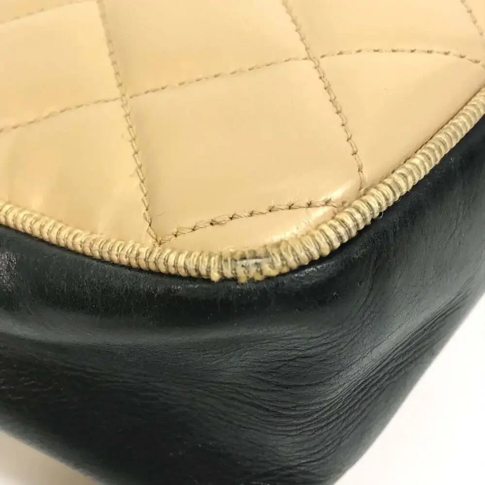 CHANEL Cream Shoulder Bag